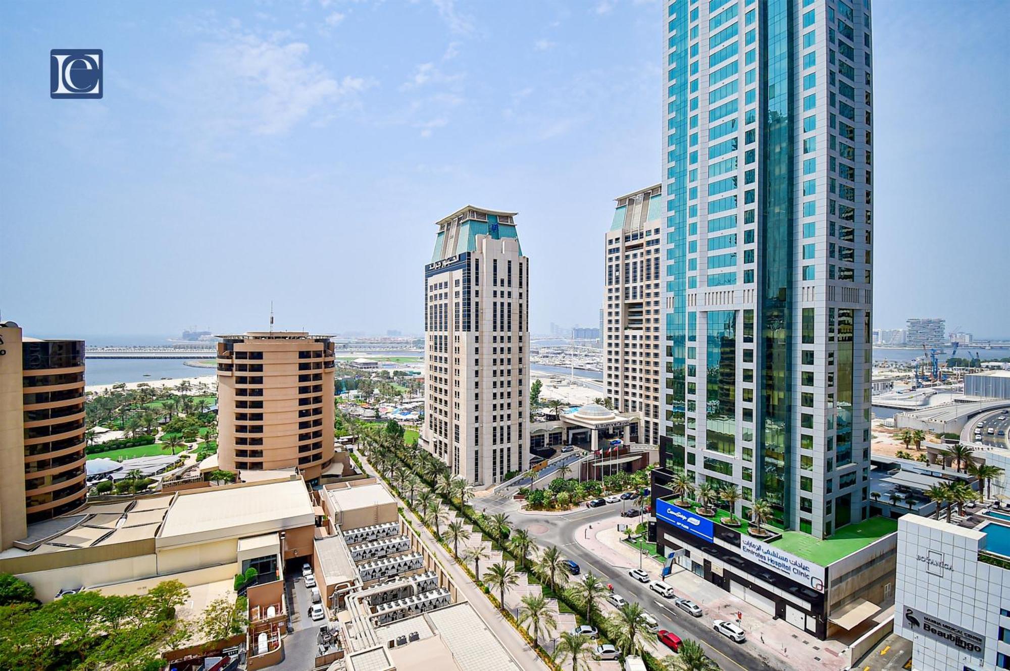 Luxury Escapes - Furnished Studio With Balcony In Royal Oceanic ดูไบ ภายนอก รูปภาพ