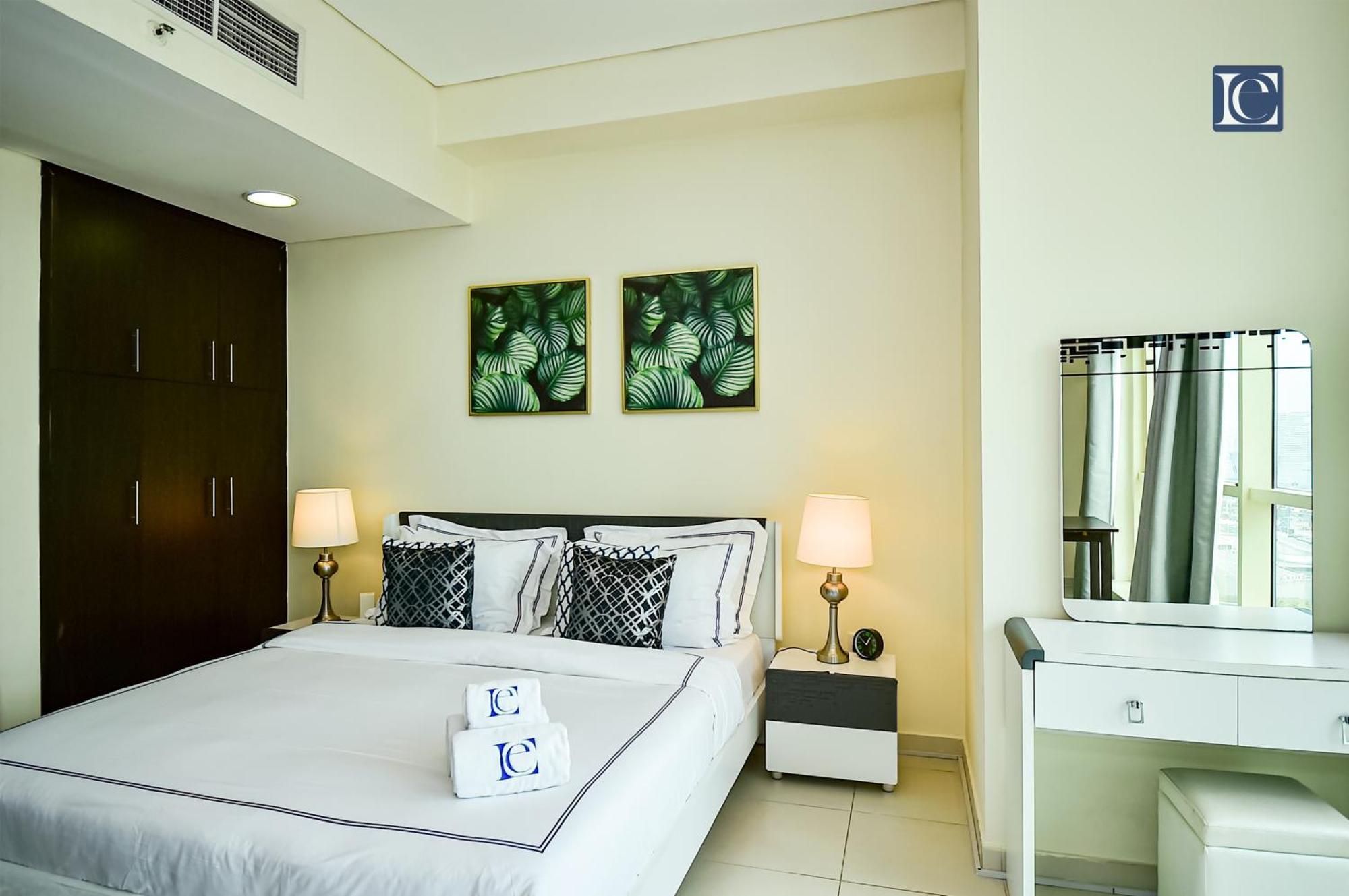 Luxury Escapes - Furnished Studio With Balcony In Royal Oceanic ดูไบ ภายนอก รูปภาพ