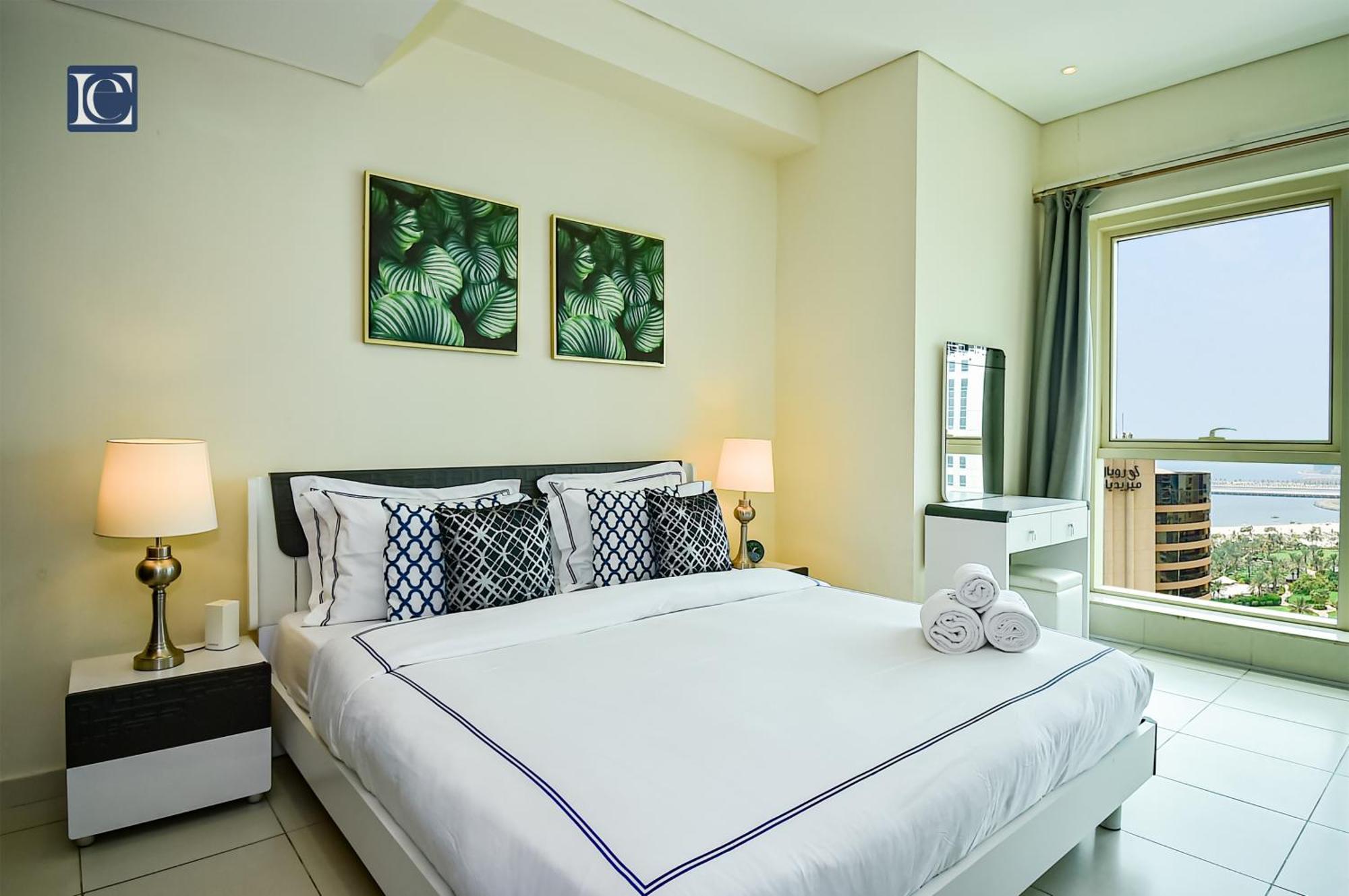 Luxury Escapes - Furnished Studio With Balcony In Royal Oceanic ดูไบ ภายนอก รูปภาพ